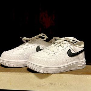 Toddler 8c Nike Airforce 1s